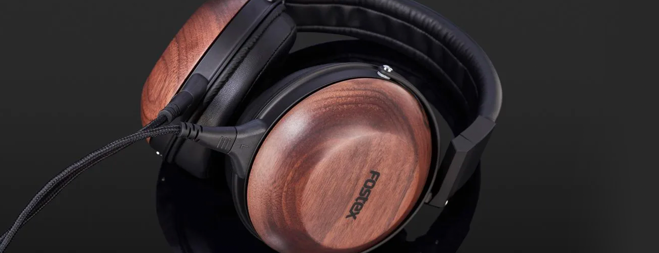 Closed-back TH610 headphones from Fostex