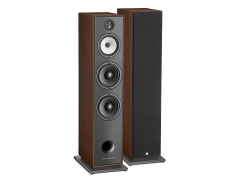 Triangle's Walnut Borea BR10 with and without protective cover
