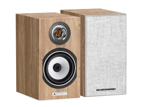 Triangle's Titus bookshelf speakers in Light Oak